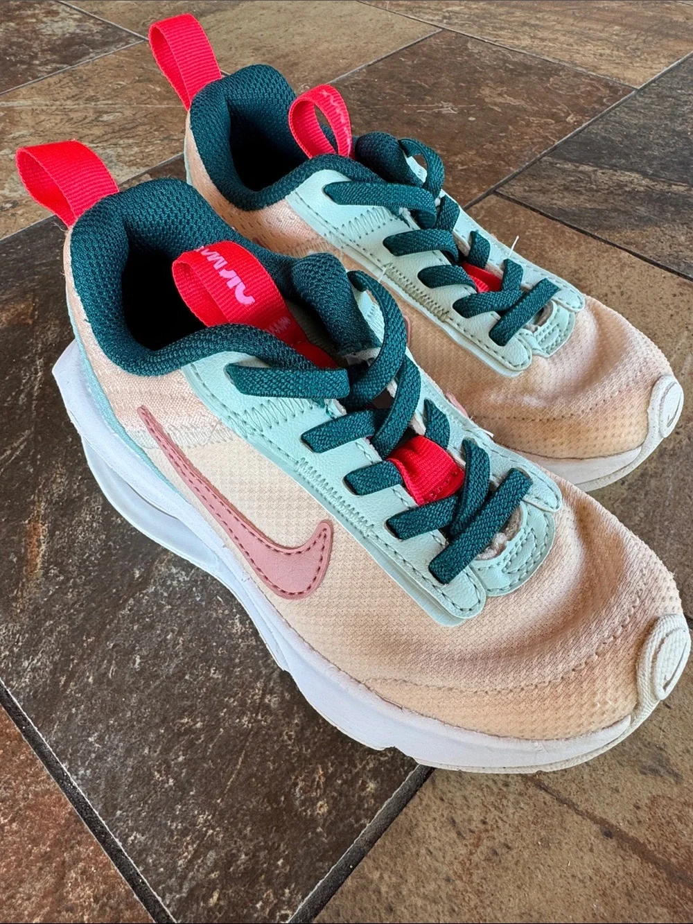 Nike Kids Peach & Teal Lightweight Sneakers (Like New)